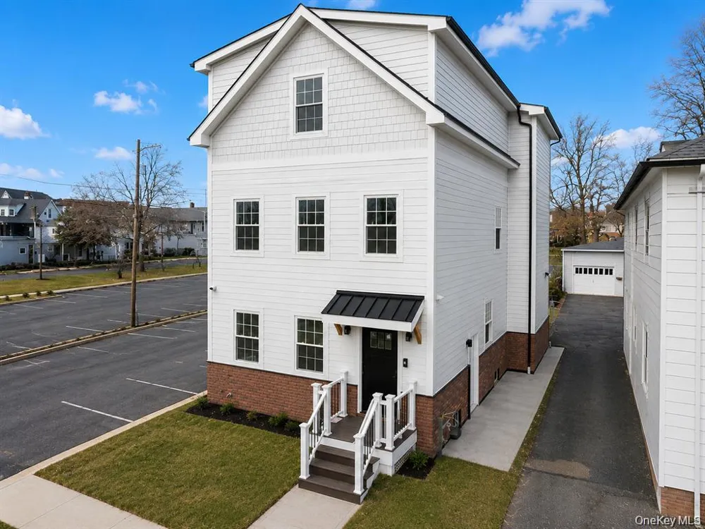 9 Lagrange Avenue #APT 2 Poughkeepsie, NY 12603