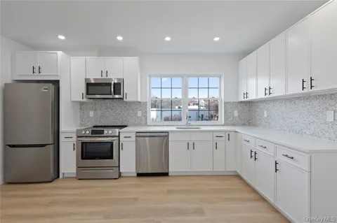 9 Lagrange Avenue #APT 2