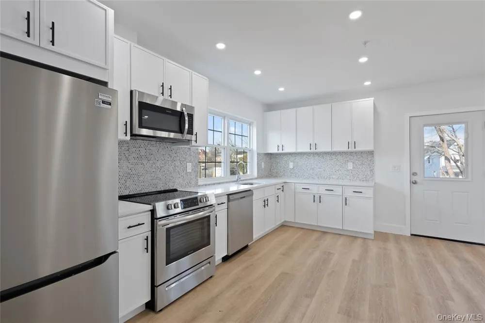 9 Lagrange Avenue #APT 2 Poughkeepsie, NY 12603