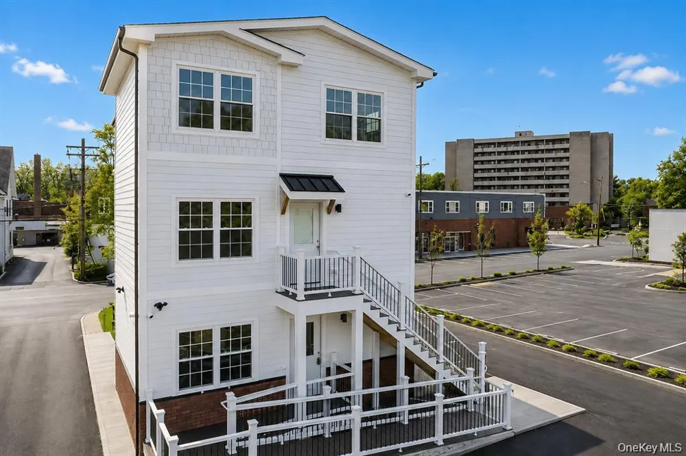 9 Lagrange Avenue #APT 2 Poughkeepsie, NY 12603