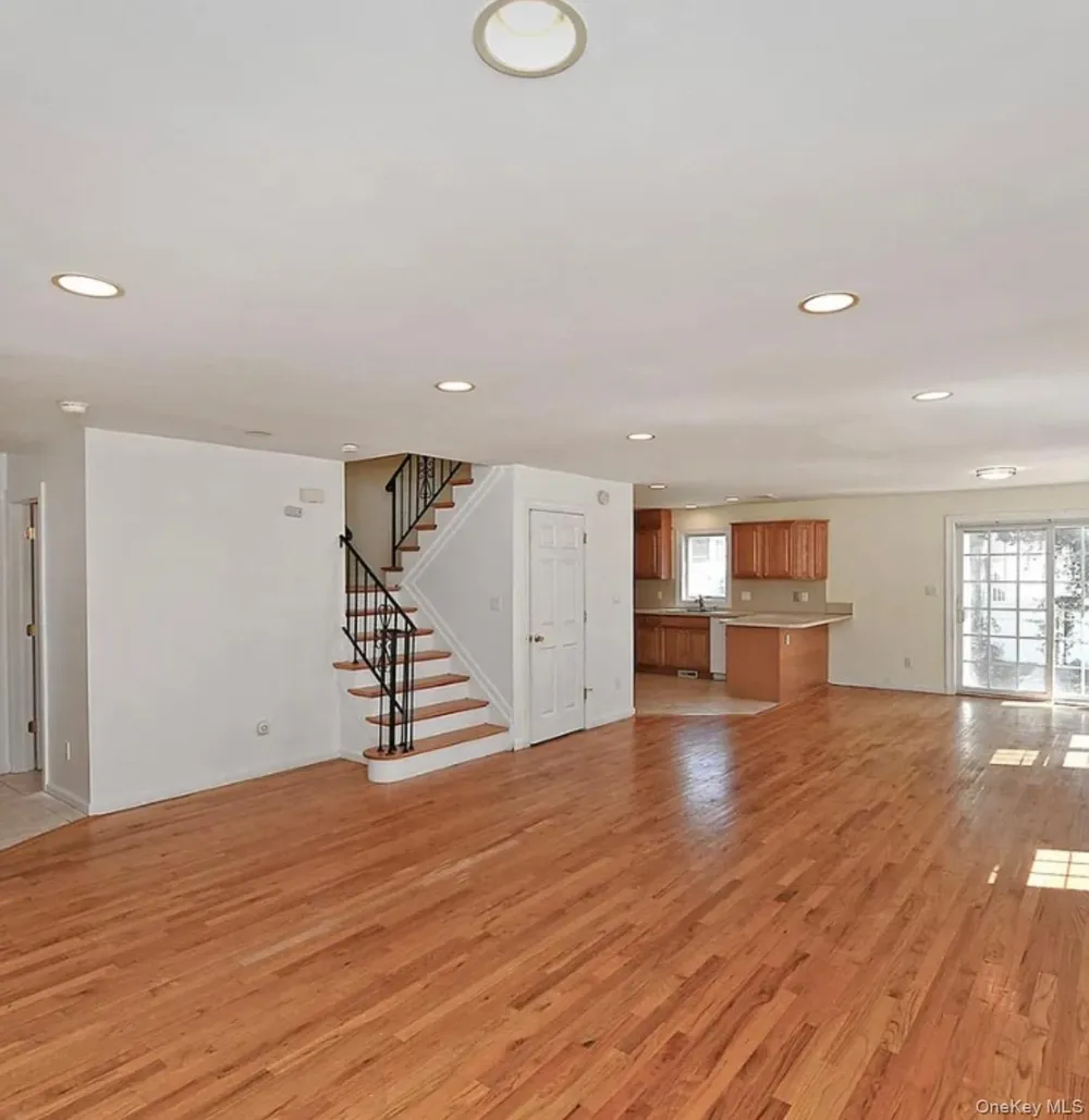 16A Inwood Road Port Washington, NY 11050