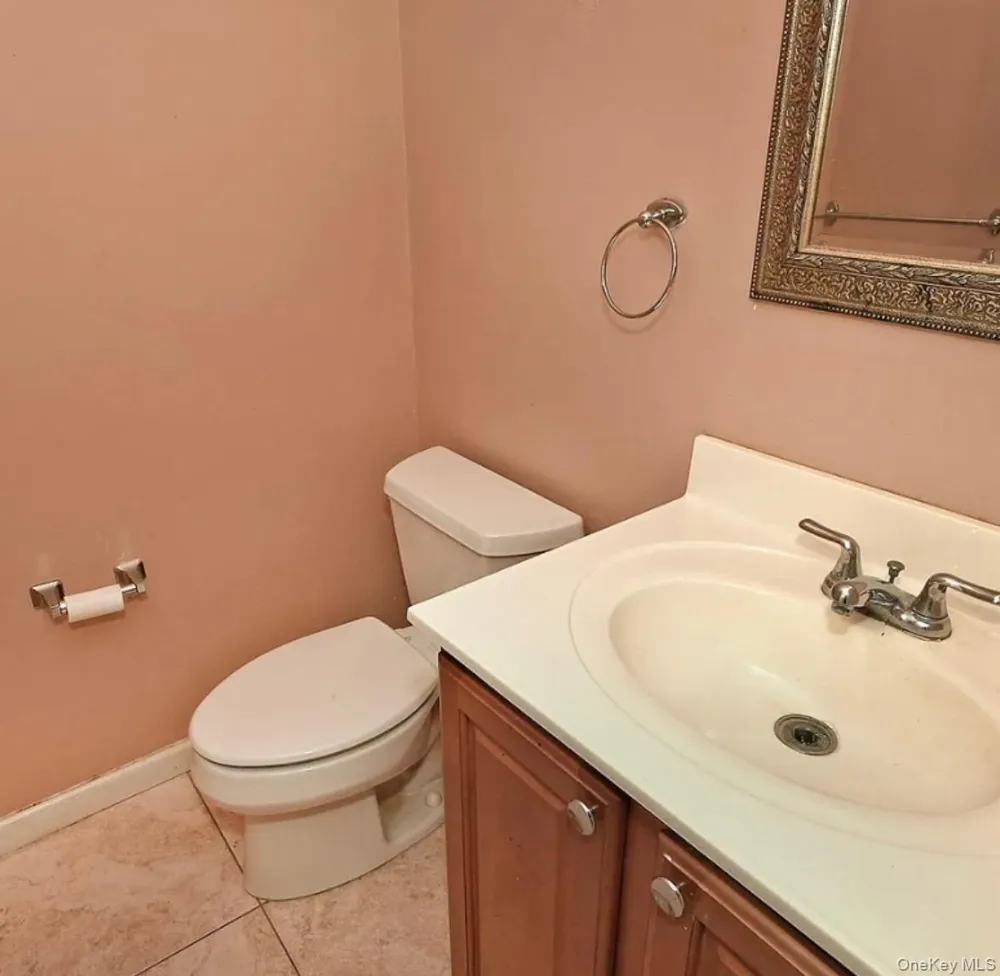 16A Inwood Road Port Washington, NY 11050