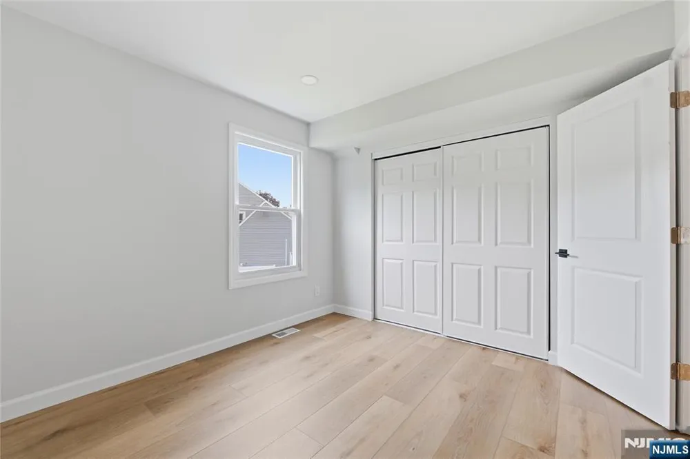 14 Saddle Drive Mount Laurel, NJ 08054