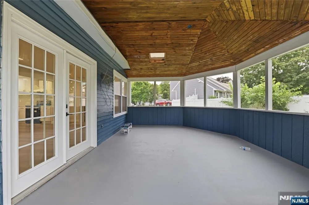 14 Saddle Drive Mount Laurel, NJ 08054