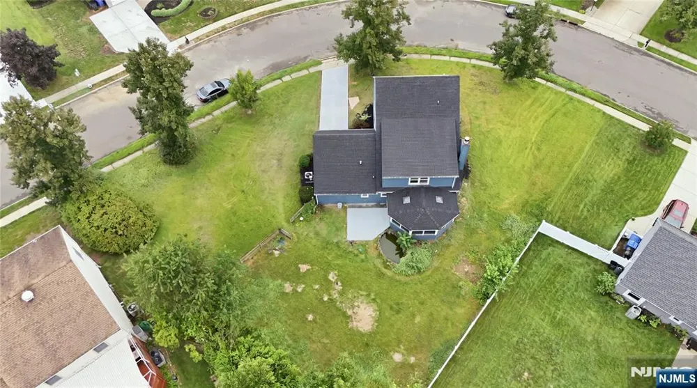 14 Saddle Drive Mount Laurel, NJ 08054