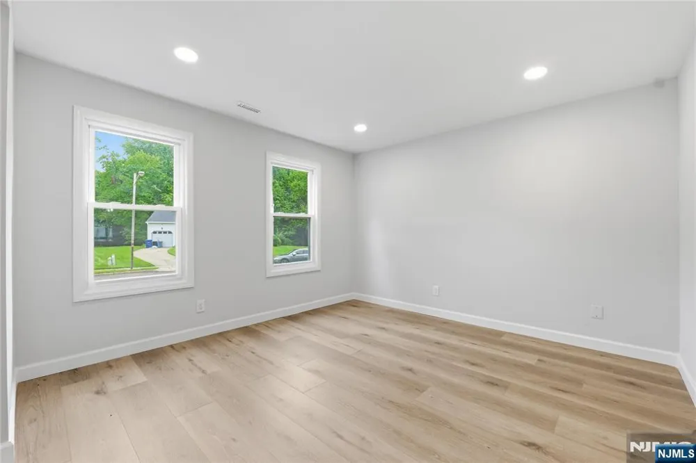 14 Saddle Drive Mount Laurel, NJ 08054