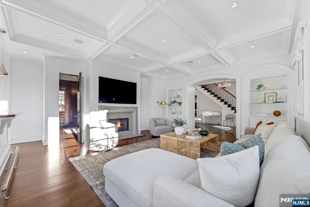 373 Hardenburgh Avenue Demarest, NJ 07627