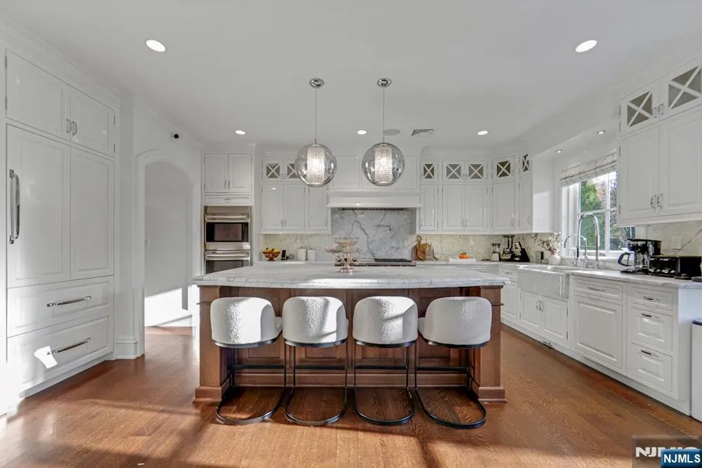 373 Hardenburgh Avenue Demarest, NJ 07627