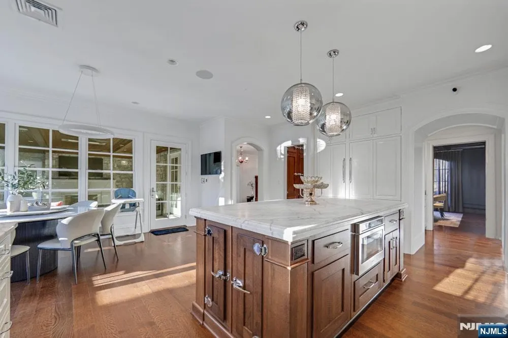373 Hardenburgh Avenue Demarest, NJ 07627