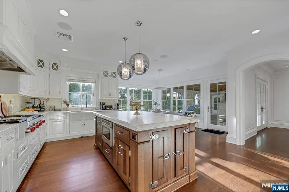 373 Hardenburgh Avenue Demarest, NJ 07627