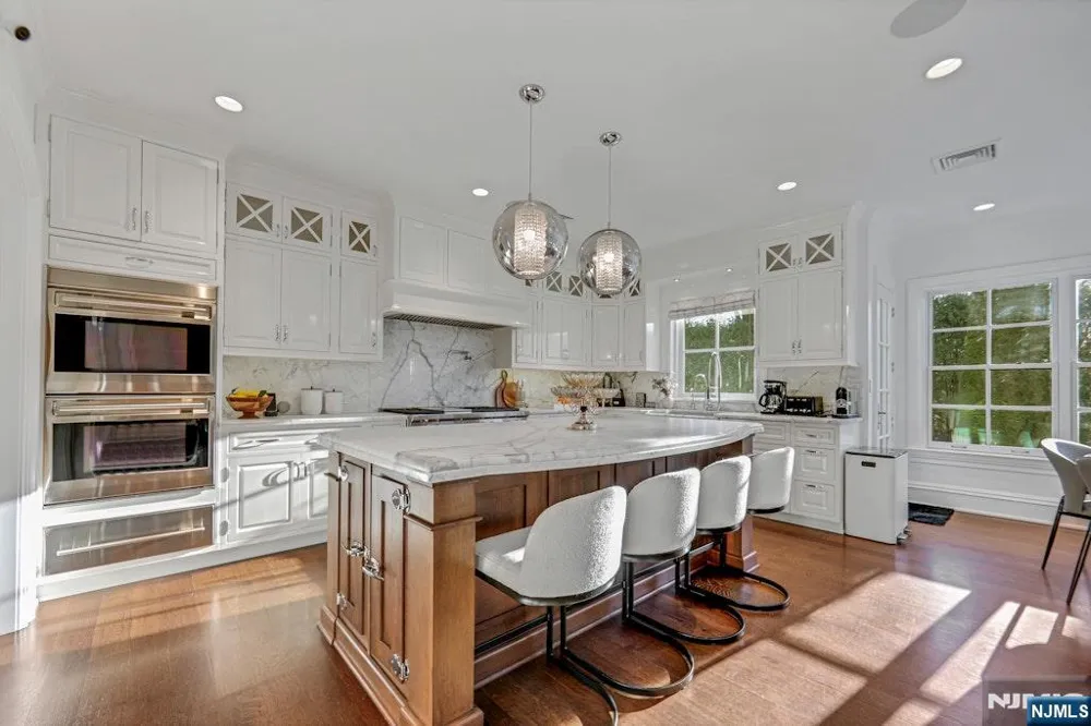 373 Hardenburgh Avenue Demarest, NJ 07627