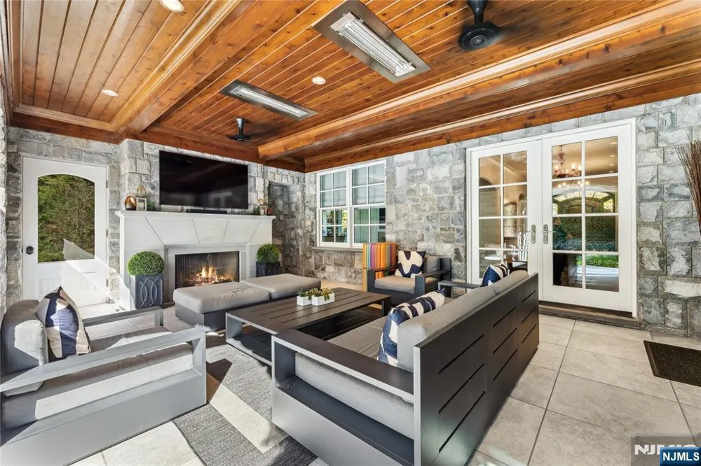 373 Hardenburgh Avenue Demarest, NJ 07627