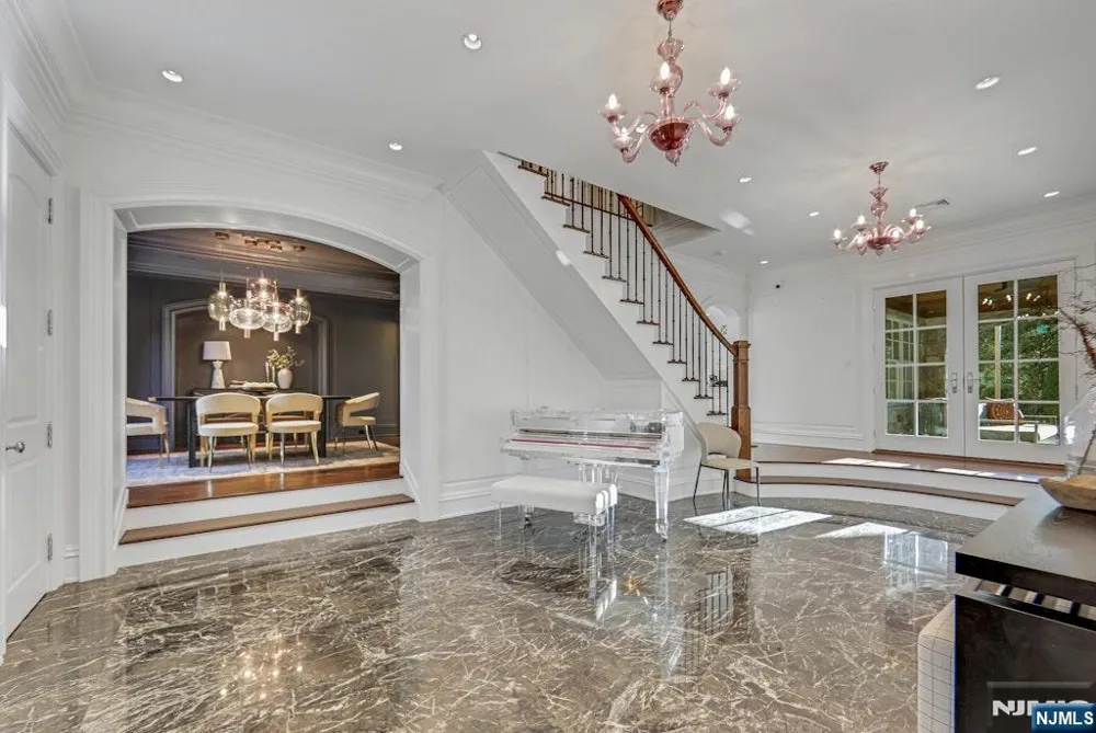 373 Hardenburgh Avenue Demarest, NJ 07627