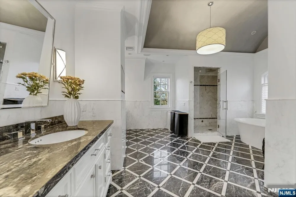 373 Hardenburgh Avenue Demarest, NJ 07627