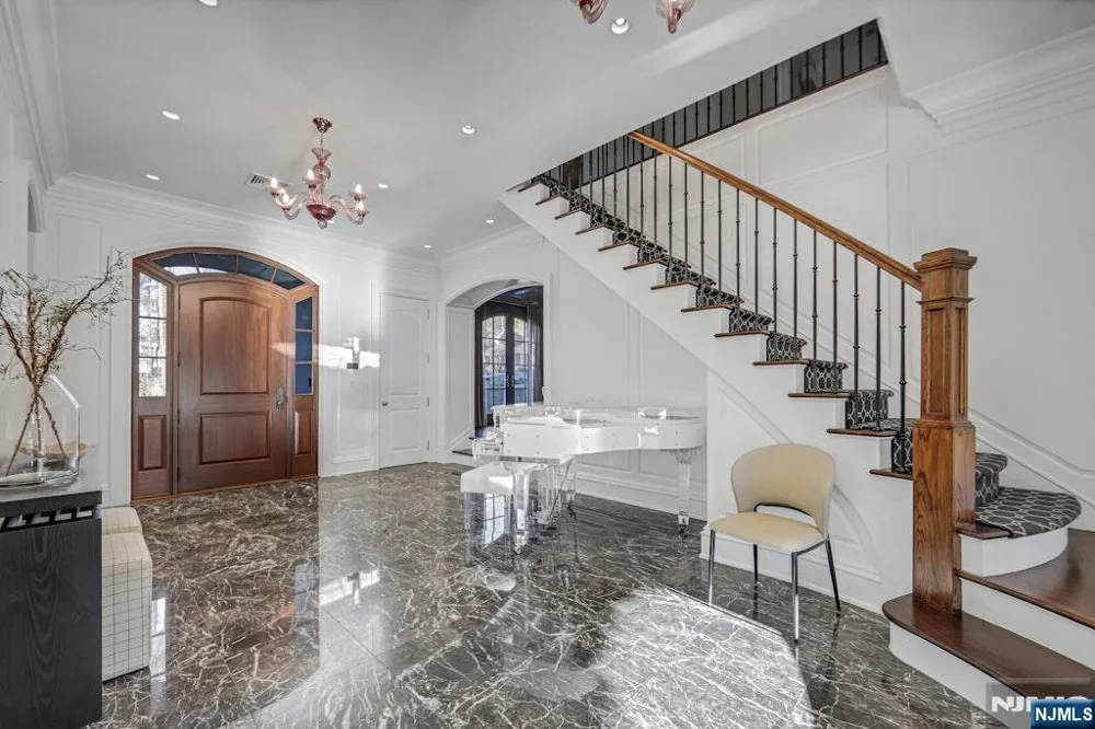 373 Hardenburgh Avenue Demarest, NJ 07627