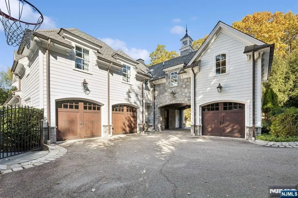 373 Hardenburgh Avenue Demarest, NJ 07627