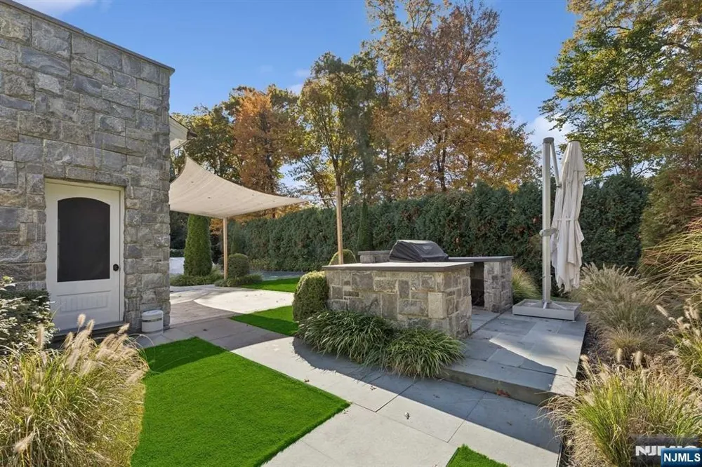 373 Hardenburgh Avenue Demarest, NJ 07627