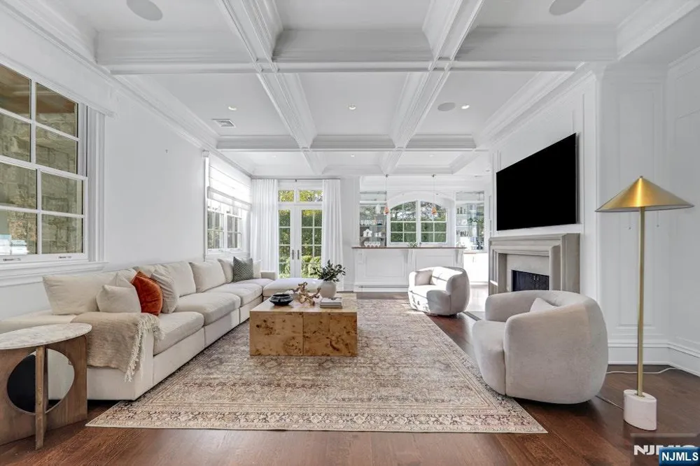 373 Hardenburgh Avenue Demarest, NJ 07627
