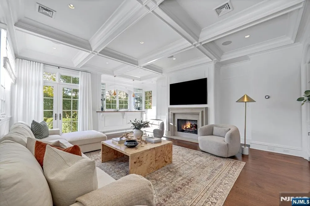 373 Hardenburgh Avenue Demarest, NJ 07627