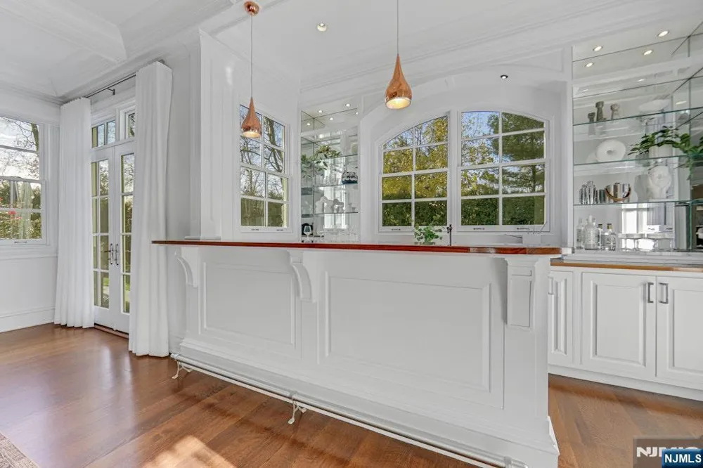 373 Hardenburgh Avenue Demarest, NJ 07627