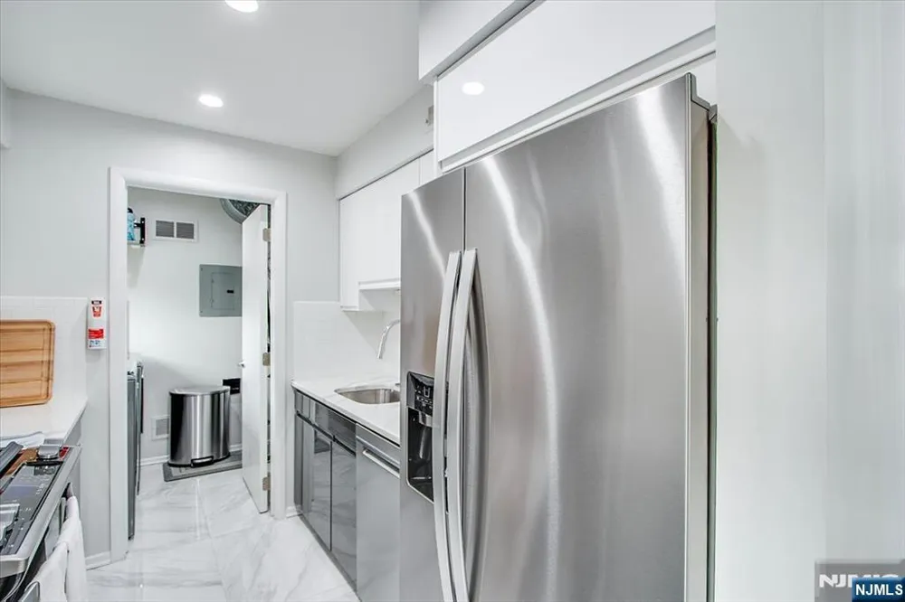 825 Riverside B202 Lyndhurst, NJ 07071