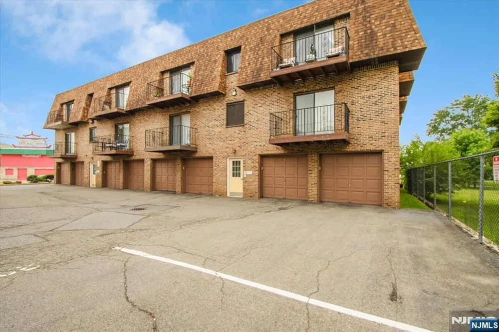 825 Riverside B202 Lyndhurst, NJ 07071