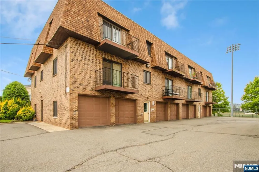 825 Riverside B202 Lyndhurst, NJ 07071