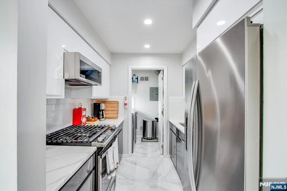 825 Riverside B202 Lyndhurst, NJ 07071