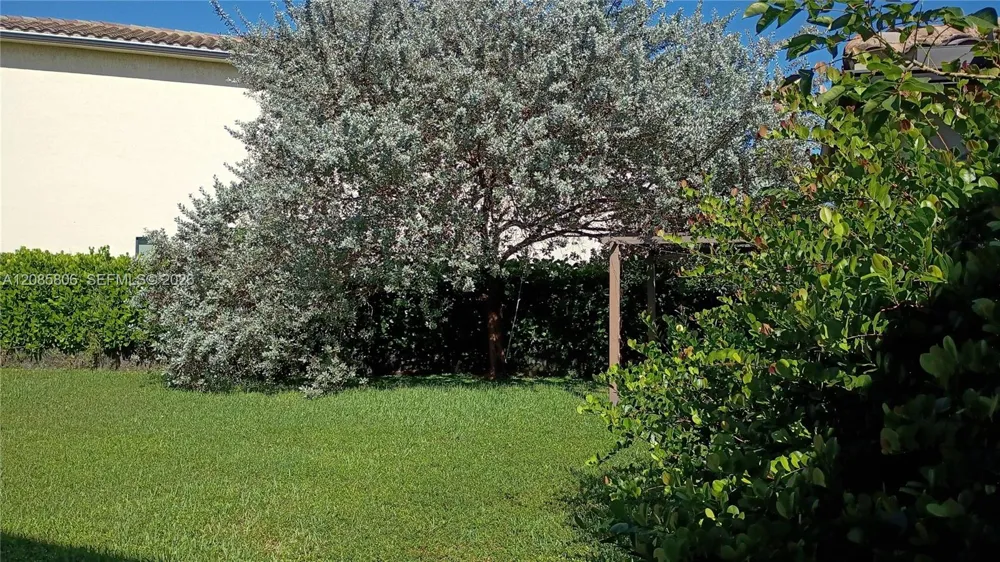 1280 SW 113th Way Pembroke Pines, FL 33025