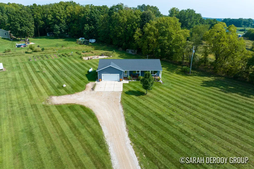 5514 W State Road Middleville, MI 49333