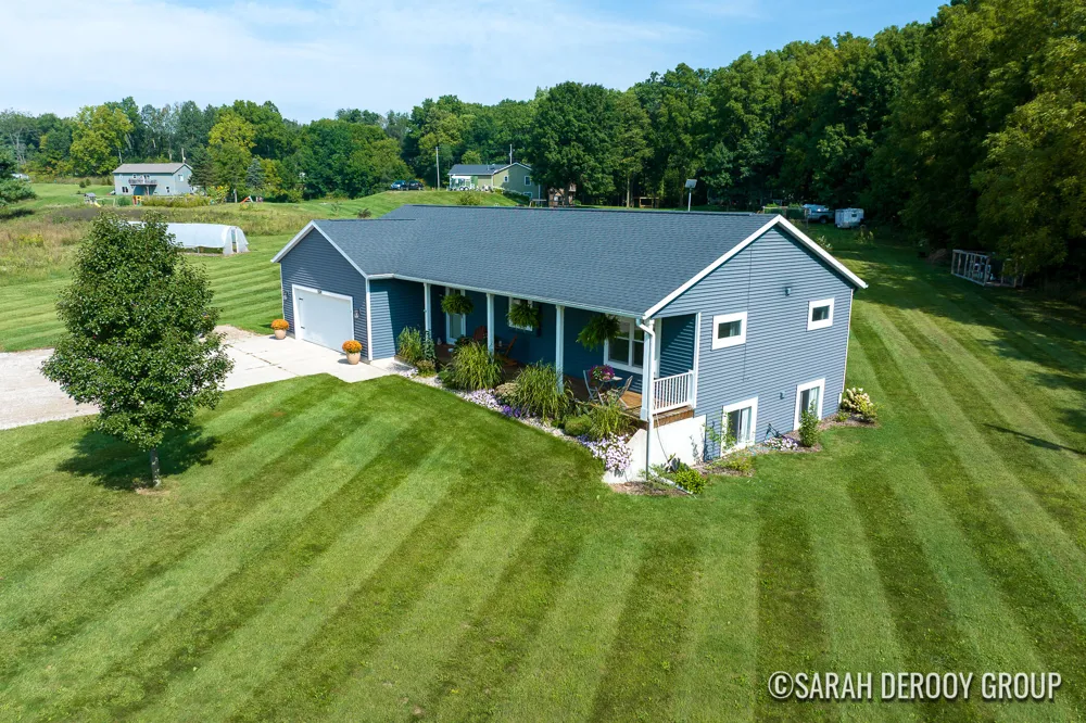 5514 W State Road Middleville, MI 49333