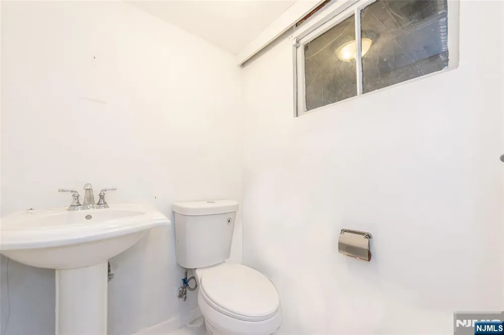 35 Benson Street Bloomfield, NJ 07003