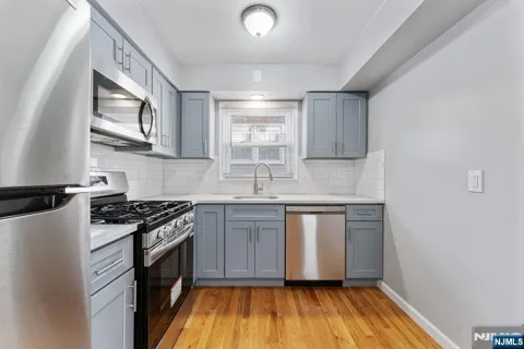 301 High Street 1