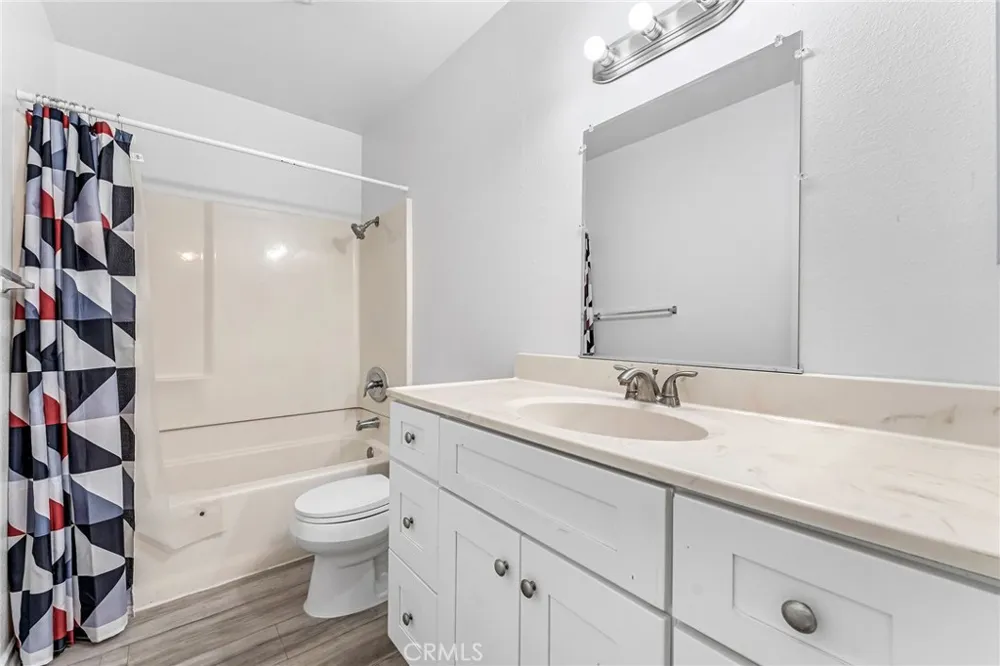 15 Brookfield Irvine, CA 92604