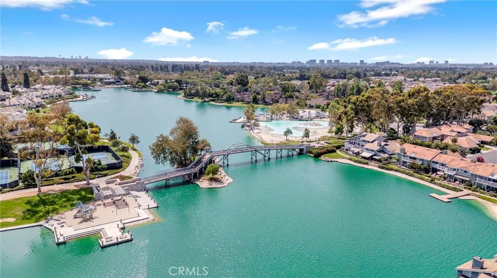15 Brookfield Irvine, CA 92604