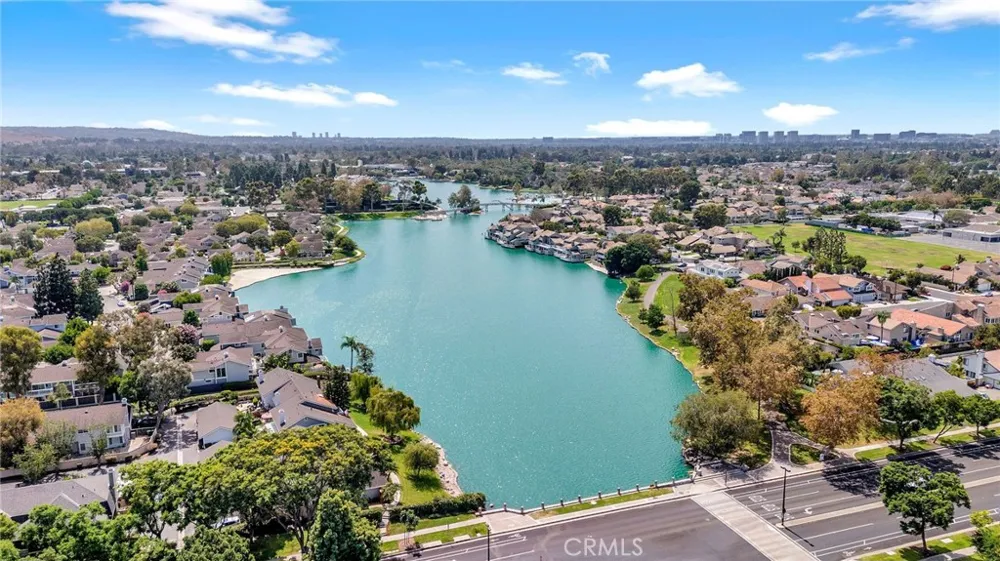 15 Brookfield Irvine, CA 92604