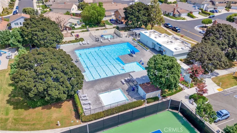 15 Brookfield Irvine, CA 92604
