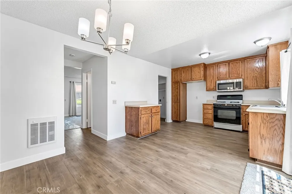 15 Brookfield Irvine, CA 92604