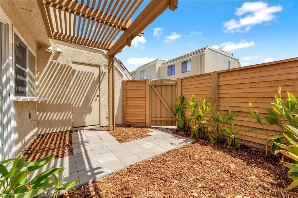 15 Brookfield Irvine, CA 92604