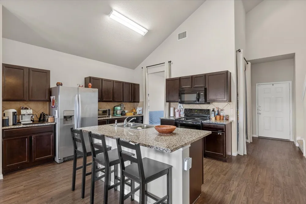 11913 Riparian Road Manor, TX 78653