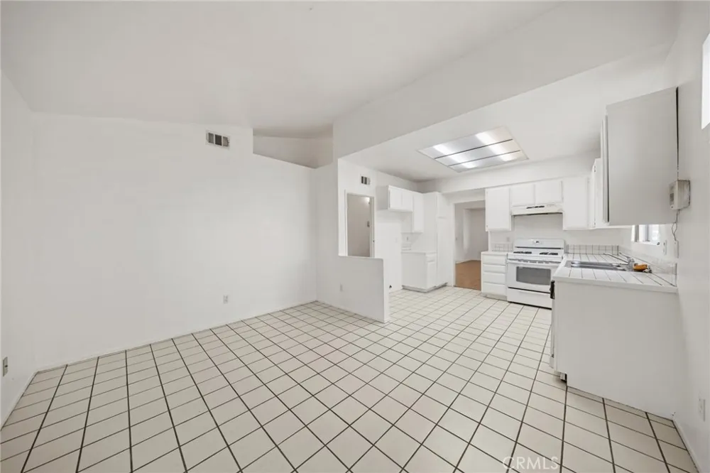 12175 Cobblestone Drive Victorville, CA 92392