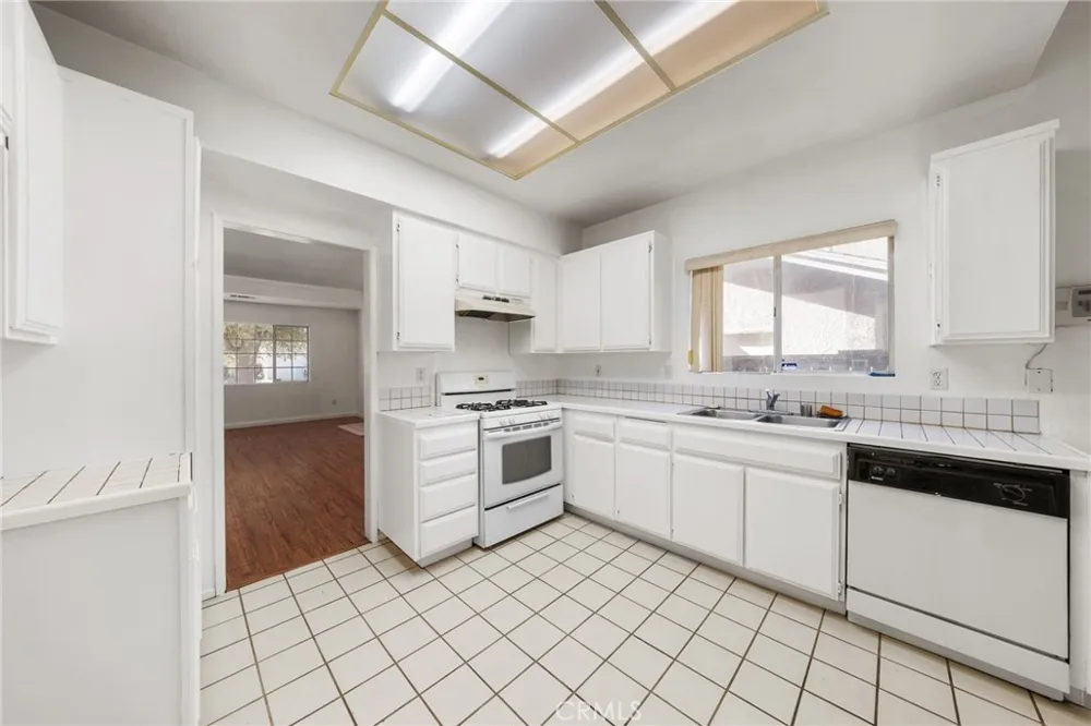 12175 Cobblestone Drive Victorville, CA 92392
