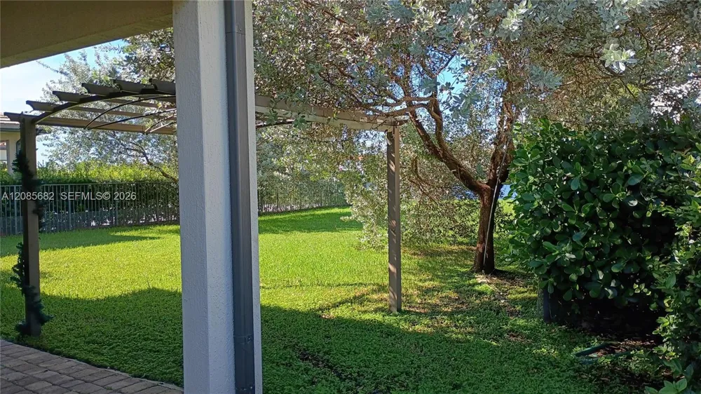 1280 SW 113th Way Pembroke Pines, FL 33025