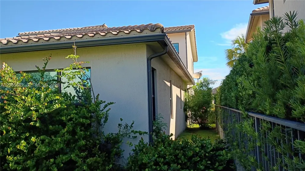 1280 SW 113th Way Pembroke Pines, FL 33025