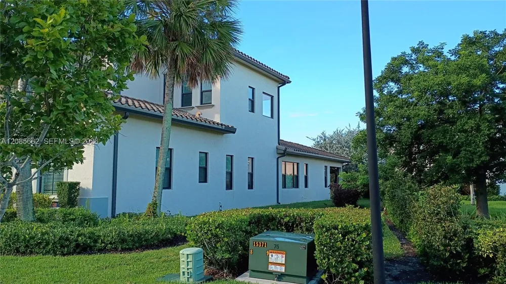 1280 SW 113th Way Pembroke Pines, FL 33025