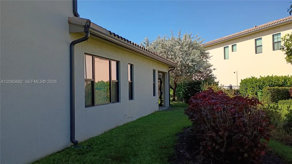 1280 SW 113th Way Pembroke Pines, FL 33025