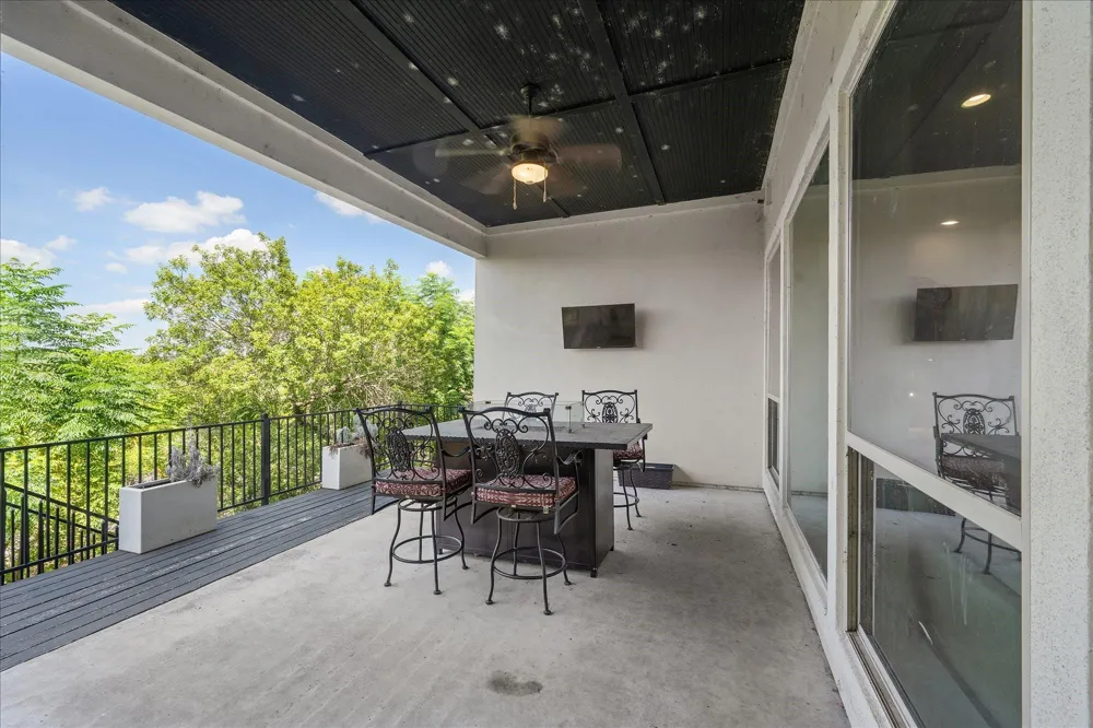 19112 Leisure Lane Jonestown, TX 78645