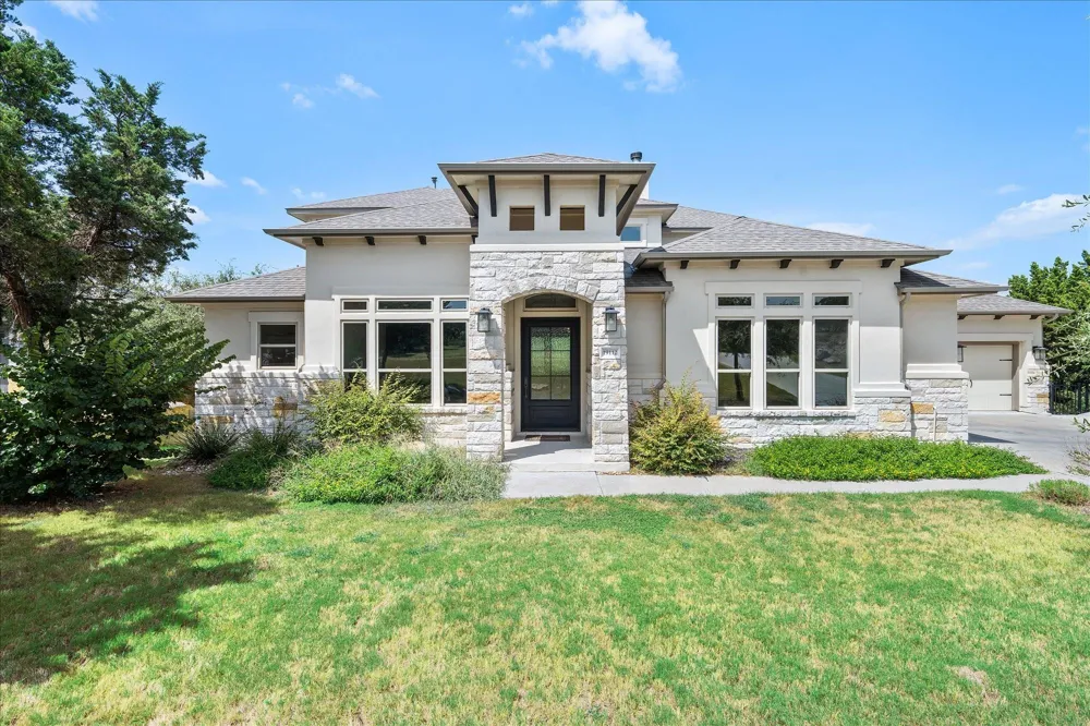19112 Leisure Lane Jonestown, TX 78645