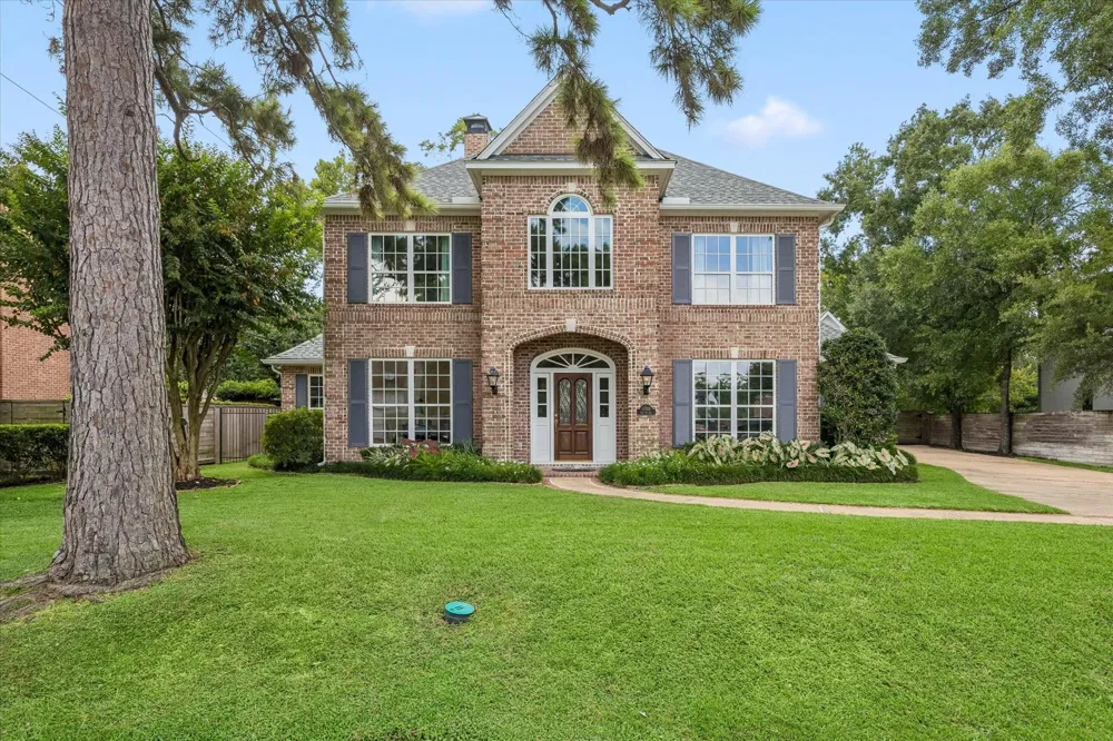 11705 Joan Of Arc Drive Hedwig Village, TX 77024