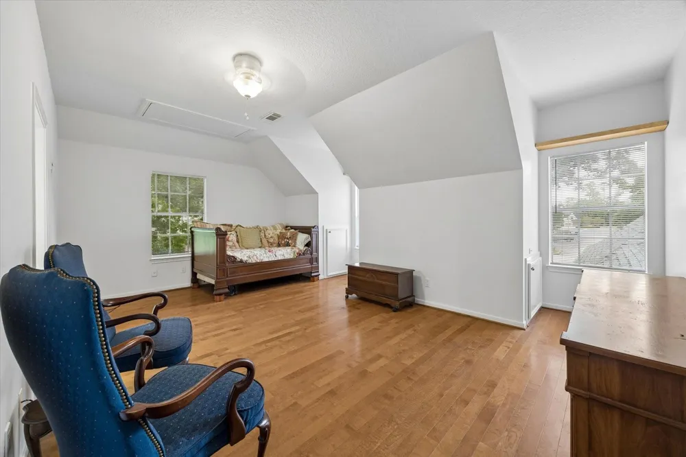 11705 Joan Of Arc Drive Hedwig Village, TX 77024